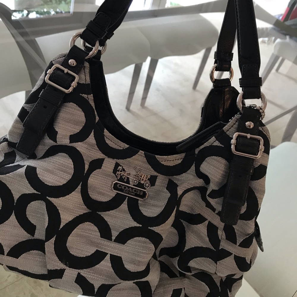 Coach Shoulder Bag (practically brand new)